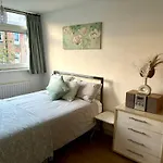 Spacious 3 Bedroom Apartment By Brick Lane