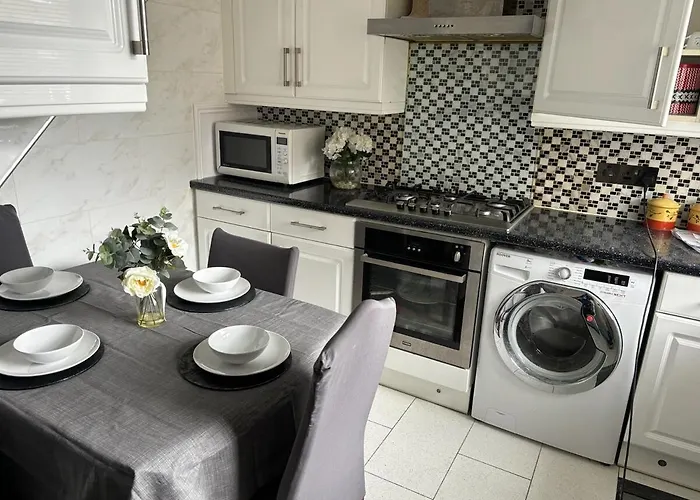 Spacious 3 Bedroom Apartment By Brick Lane