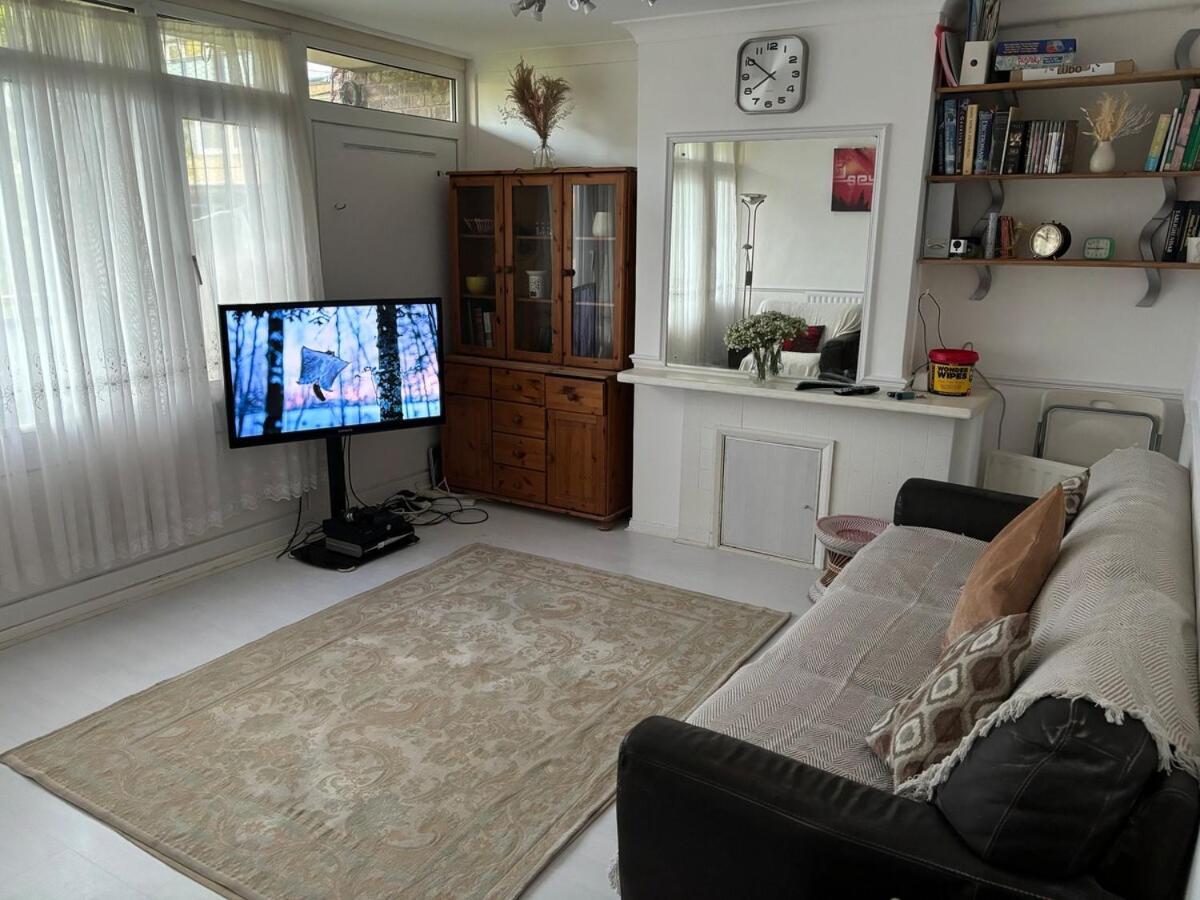 Spacious 3 Bedroom By Brick Lane Appartamento