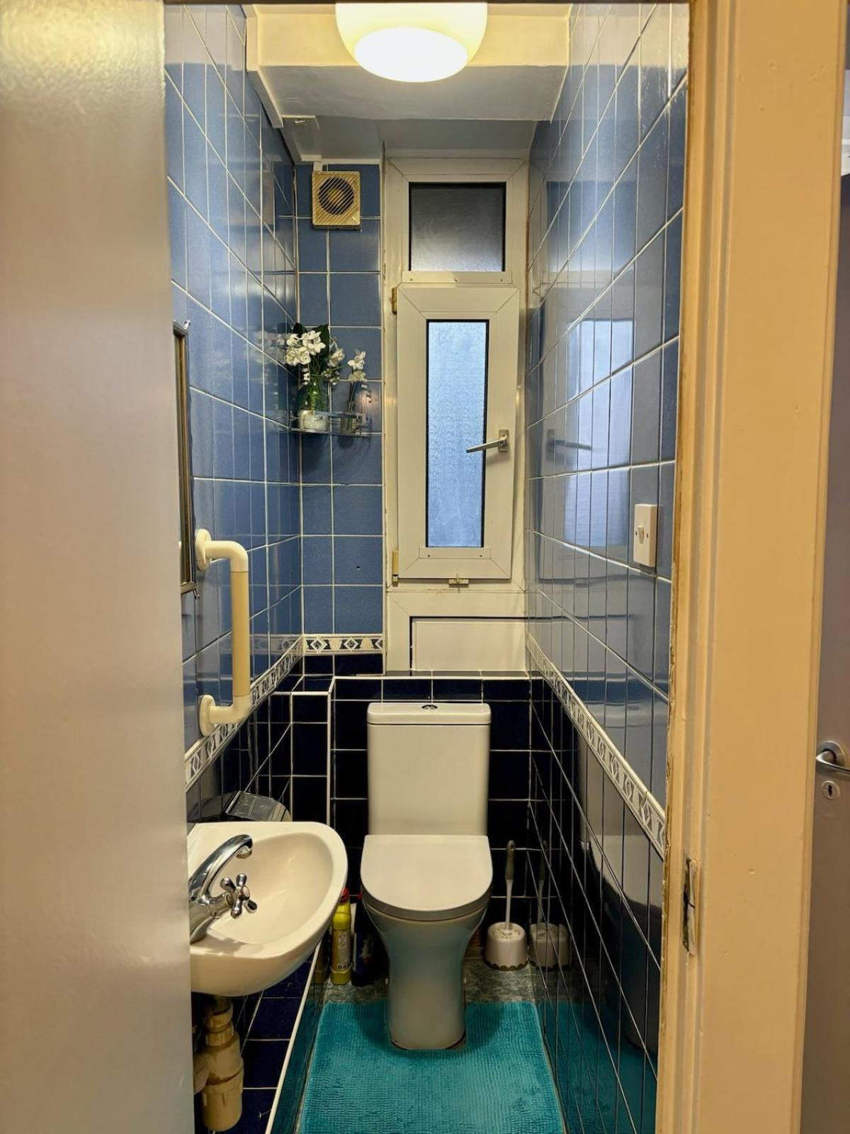 Spacious 3 Bedroom By Brick Lane * Londra